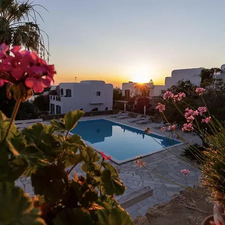 Neso - Stylish Poolside Escape For 6 In Апартаменты *